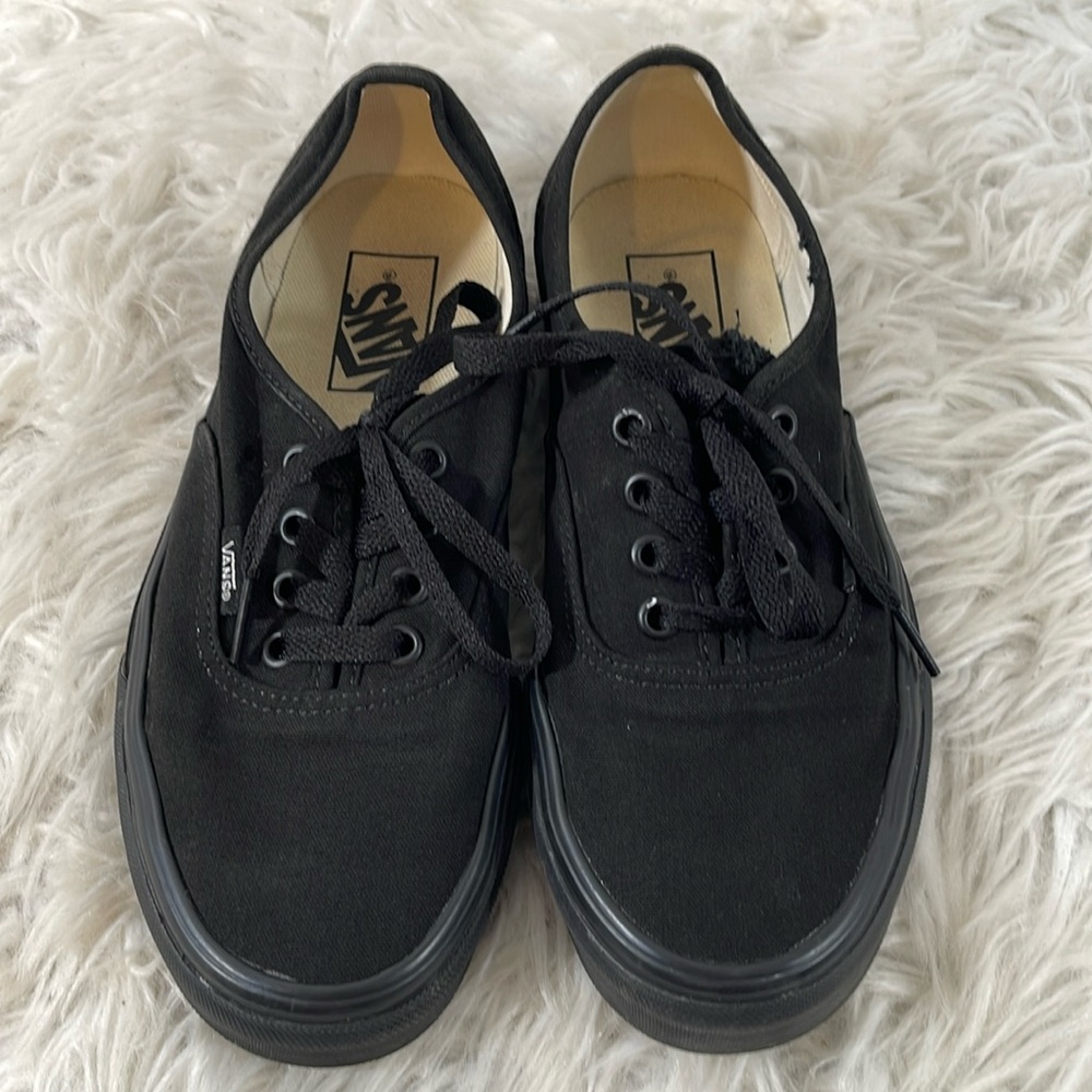 VANS Authentic Lace Low Top Skateboard Shoes All Black 721565 Sneakers M6 / W7.5 - Picture 2 of 13